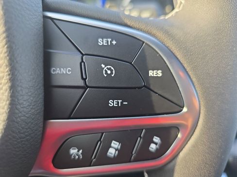 New 2026 Chrysler Pacifica Select FWD image 18