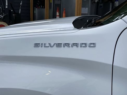 Used 2023 Chevrolet Silverado 1500 Custom AWD/4WD image 10