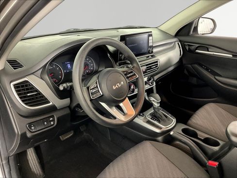 Used 2023 Kia Seltos LX AWD/4WD image 16