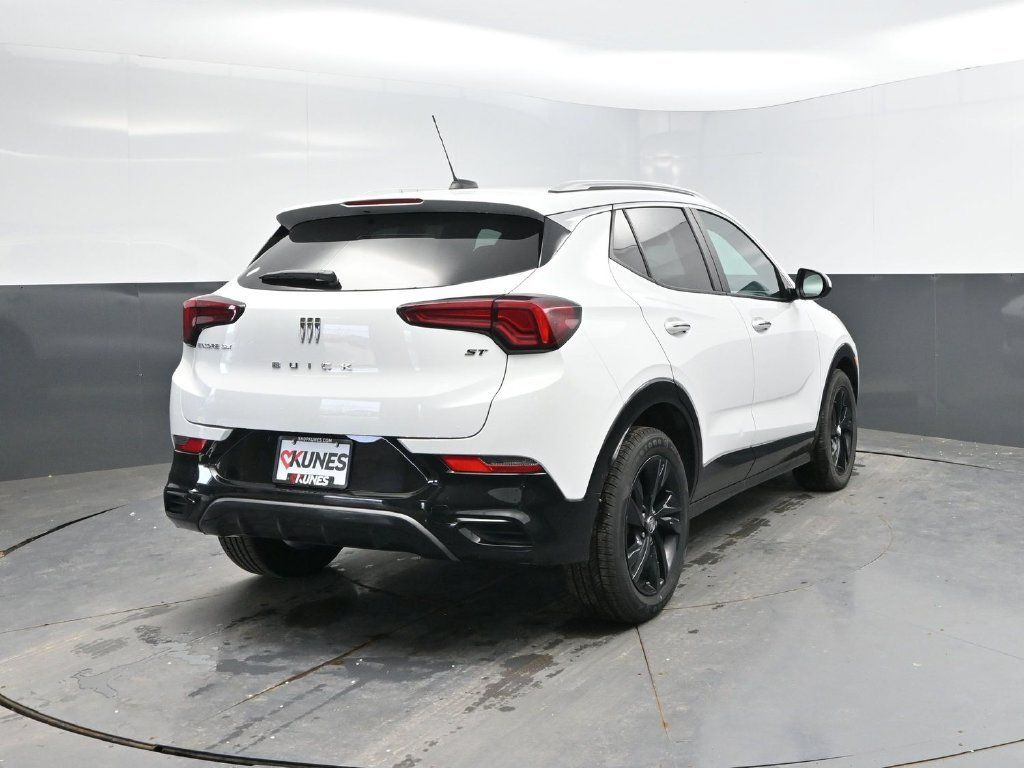 Used 2024 Buick Encore GX Sport Touring FWD image 7