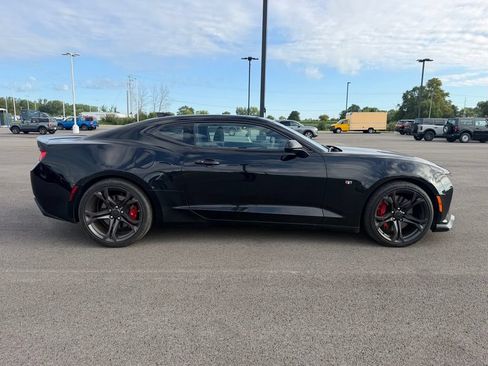 Used 2018 Chevrolet Camaro SS RWD image 4