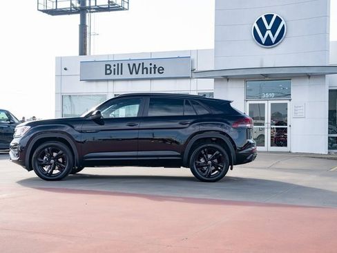 New 2026 Volkswagen Atlas Cross Sport SEL R-Line image 3