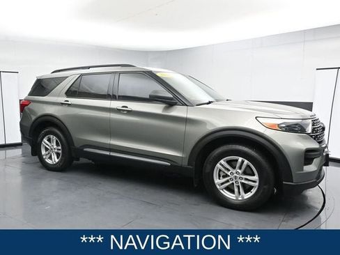 Used 2020 Ford Explorer XLT w/ Comfort Package AWD/4WD image 2