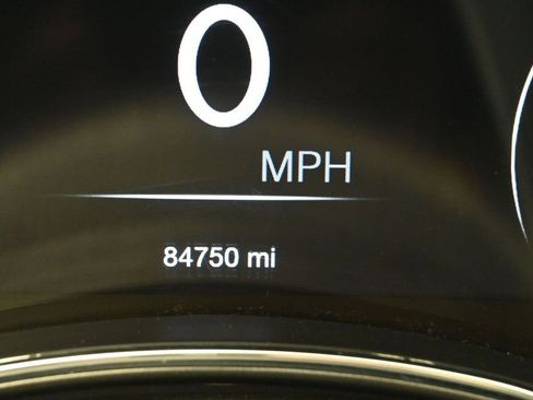 Used 2019 Jeep Grand Cherokee Limited AWD/4WD image 16