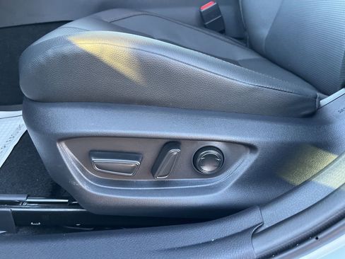 Used 2025 Toyota Camry XLE image 53