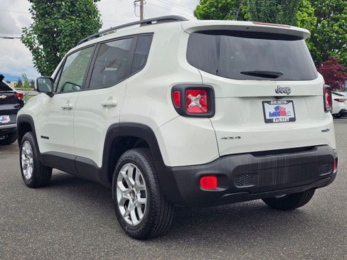Used 2015 Jeep Renegade Latitude AWD/4WD image 5