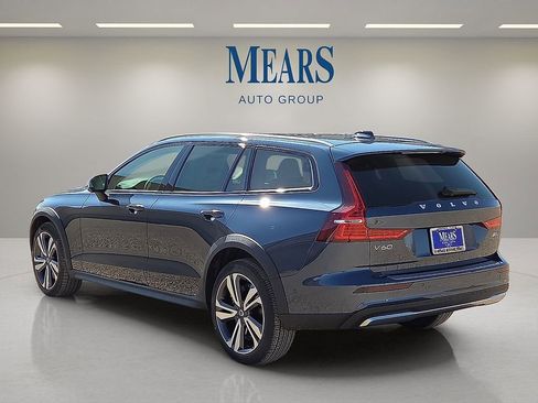 New 2026 Volvo V60 B5 Cross Country Plus w/ Protection Package Premier AWD/4WD image 3