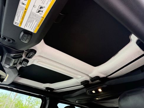 Certified 2024 Jeep Wrangler Unlimited Rubicon AWD/4WD image 14
