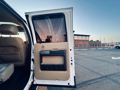 Used 2014 Ford F250 Lariat image 31