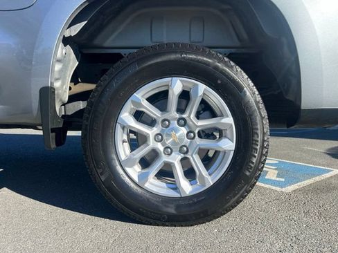 Used 2023 Chevrolet Silverado 1500 LT AWD/4WD image 11