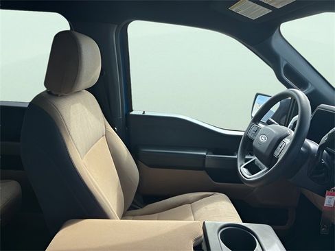 Used 2021 Ford F150 XLT image 11