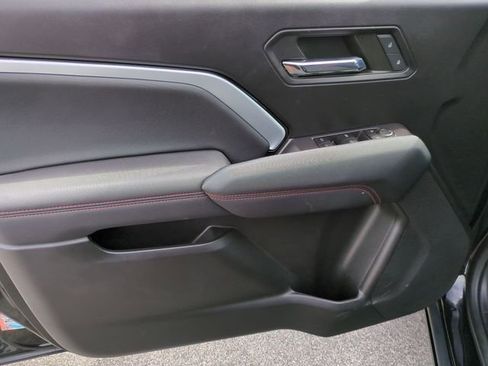 Used 2023 Chevrolet Colorado Z71 image 12