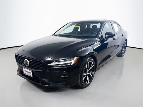 Used 2024 Volvo S60 B5 Plus image 3