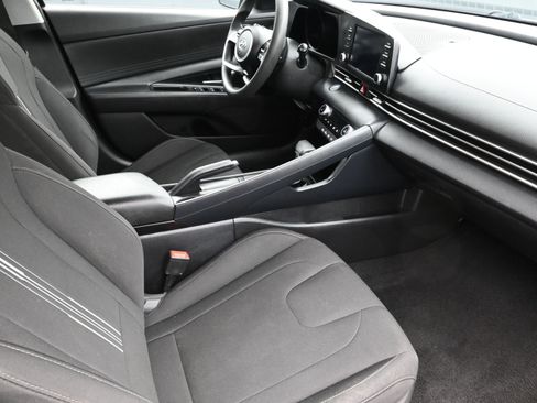 Used 2023 Hyundai Elantra SEL image 27
