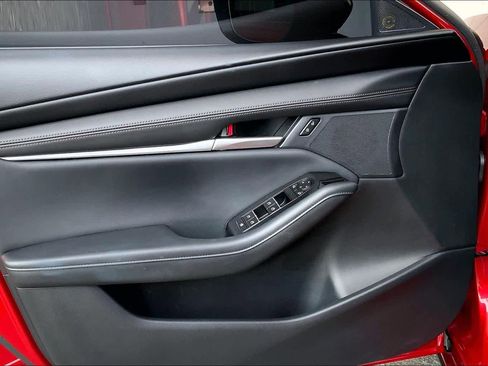 Used 2024 MAZDA MAZDA3 s image 22