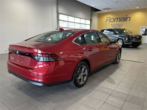 Used 2023 Honda Accord EX image 5