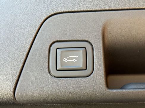 Used 2023 Buick Envision Avenir FWD image 37