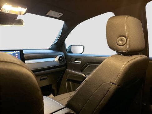 Used 2024 Chevrolet Colorado LT w/ LT Convenience Package II image 21