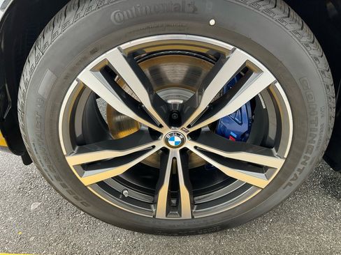 Certified 2025 BMW X7 M60i w/ Executive Package image 25