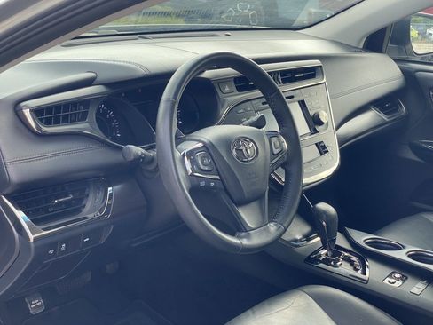 Used 2018 Toyota Avalon XLE Plus FWD image 11