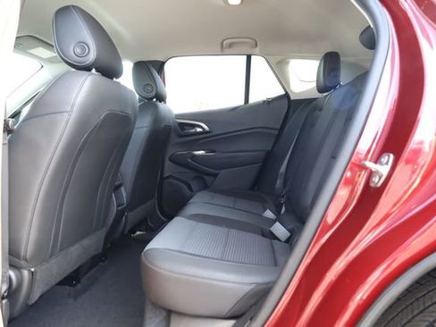 Used 2025 Chevrolet Trax LT image 23