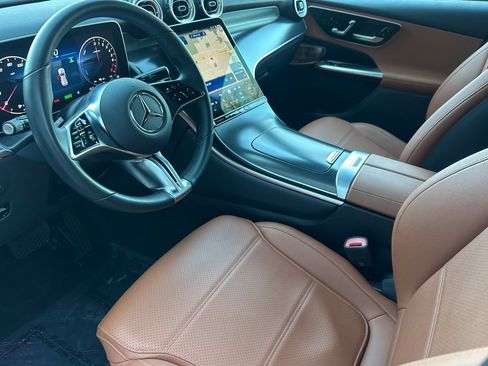 Used 2025 Mercedes-Benz GLC 350e 4MATIC image 11