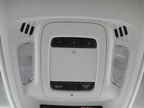 Used 2025 Buick Envision Preferred AWD/4WD image 30
