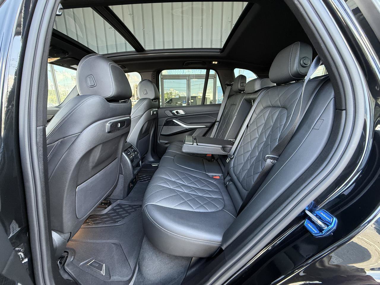 Used 2024 BMW X5 xDrive40i w/ M Sport Package AWD/4WD image 37