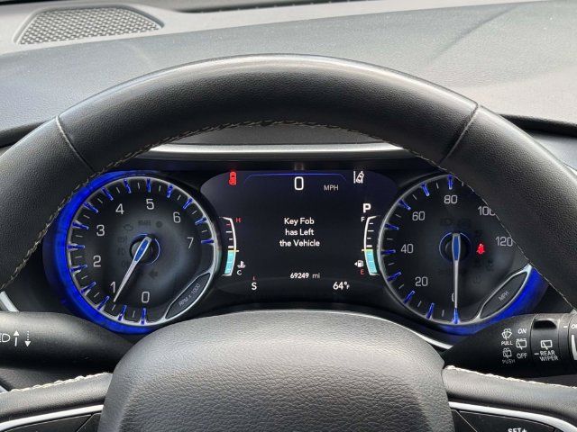 Used 2023 Chrysler Pacifica Touring-L FWD image 25