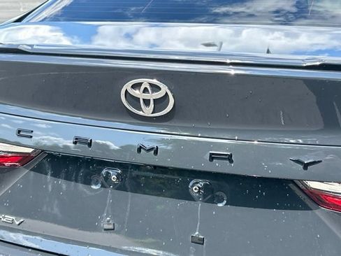 Used 2025 Toyota Camry SE w/ Convenience Package FWD image 18