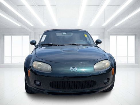 Used 2008 MAZDA MX-5 Miata RWD image 8