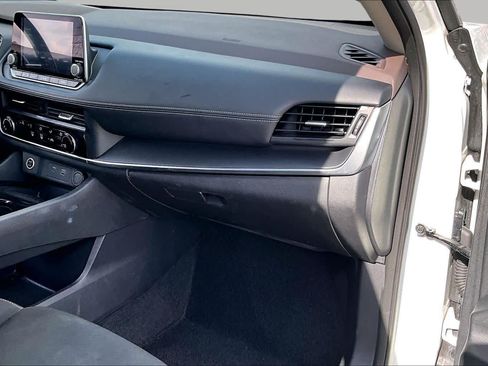 Used 2023 Nissan Rogue S FWD image 16