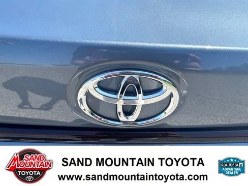 Used 2022 Toyota Corolla LE FWD image 11