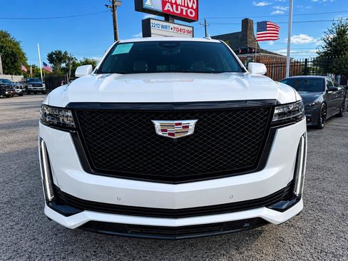 Used 2022 Cadillac Escalade Sport w/ Touring Package AWD/4WD image 4