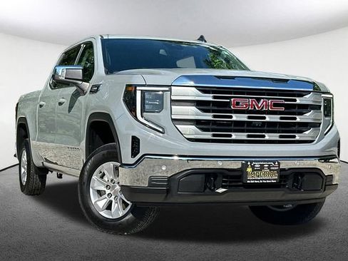 Used 2025 GMC Sierra 1500 SLE w/ Preferred Package AWD/4WD image 2