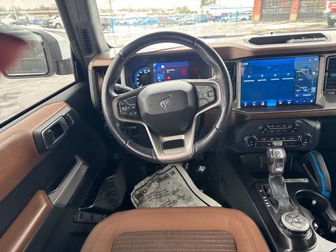 Used 2022 Ford Bronco Outer Banks image 2