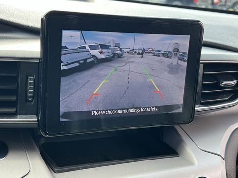 Used 2023 Ford Explorer XLT w/ Equipment Group 202A image 19