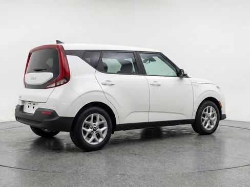 Used 2025 Kia Soul LX w/ LX Technology Package image 9