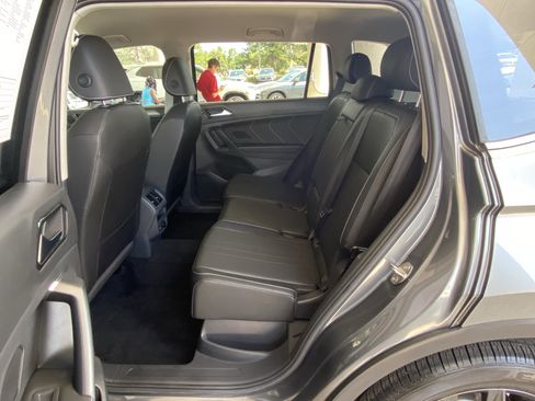 Certified 2023 Volkswagen Tiguan SE AWD/4WD image 38