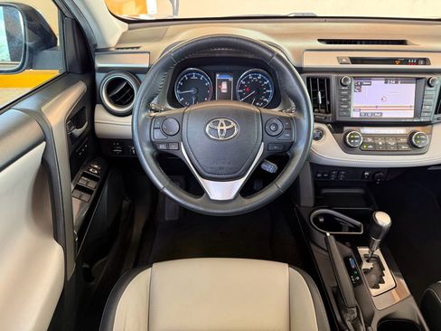 Used 2018 Toyota RAV4 Limited image 14