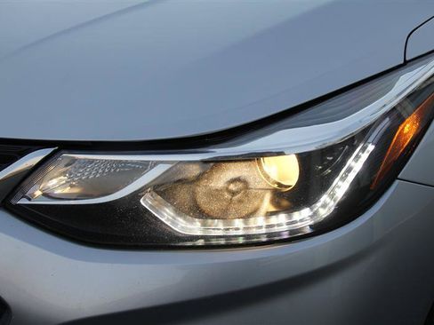 Used 2018 Chevrolet Cruze LT FWD image 10