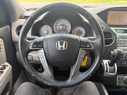 Used 2011 Honda Pilot Touring image 2
