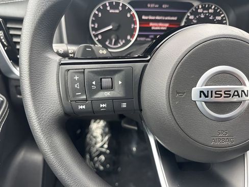 Used 2021 Nissan Rogue SV image 14