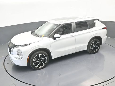 Used 2022 Mitsubishi Outlander SEL image 59