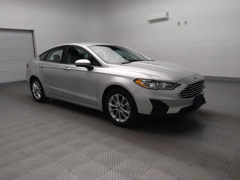 Used 2019 Ford Fusion SE image 13