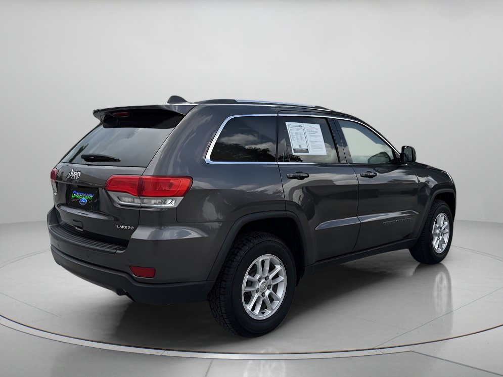 Used 2019 Jeep Grand Cherokee Laredo RWD image 3