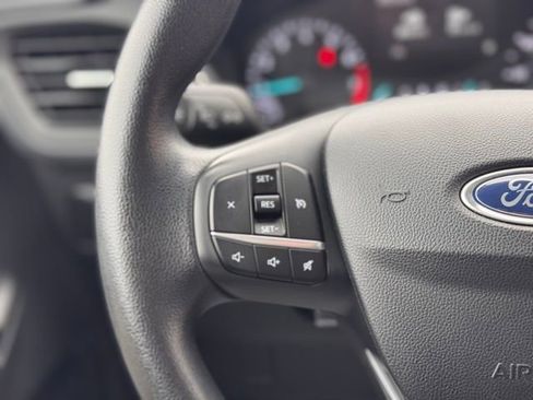 Used 2020 Ford Escape SE image 10