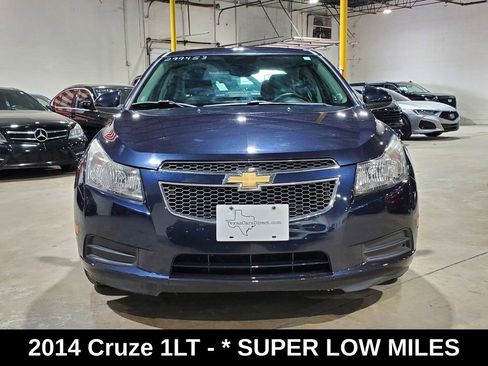 Used 2014 Chevrolet Cruze LT FWD image 2