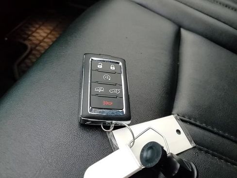 Used 2022 Jeep Wagoneer Series III w/ Premium Group I image 30