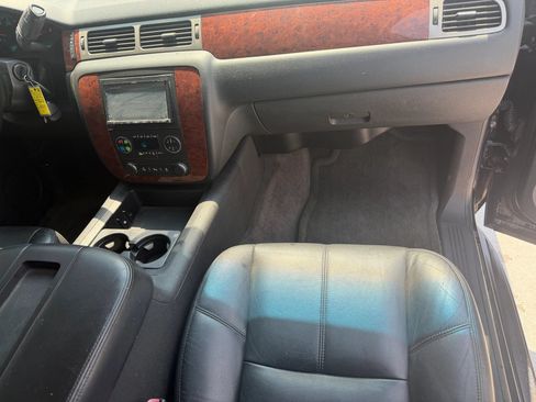 Used 2012 Chevrolet Tahoe LT w/ Luxury Package AWD/4WD image 6